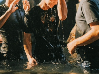 Homem gay é impedido de se batizar apenas no dia da celebração